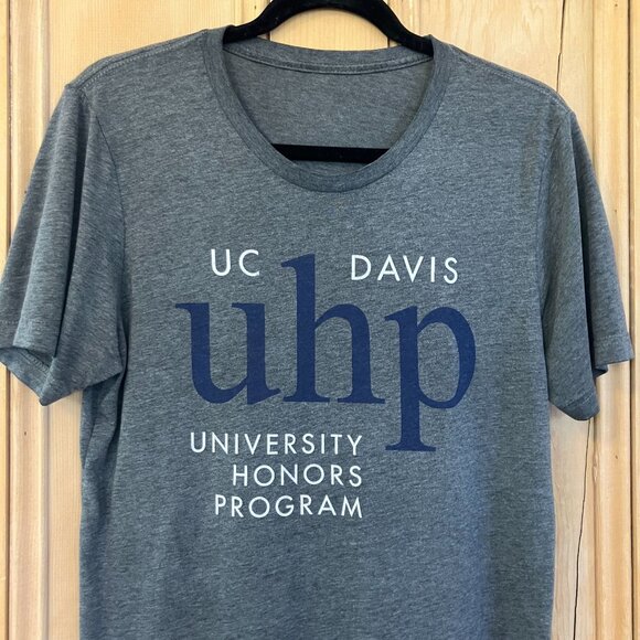 UC DAVIS Womens UHP University Honors Program Tee Shirt Size Large Gray SP EXC - Picture 1 of 7